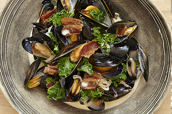 Creamed Shetland Mussels with Scrumpy Cider, Curly Kale and Smoked Bacon  