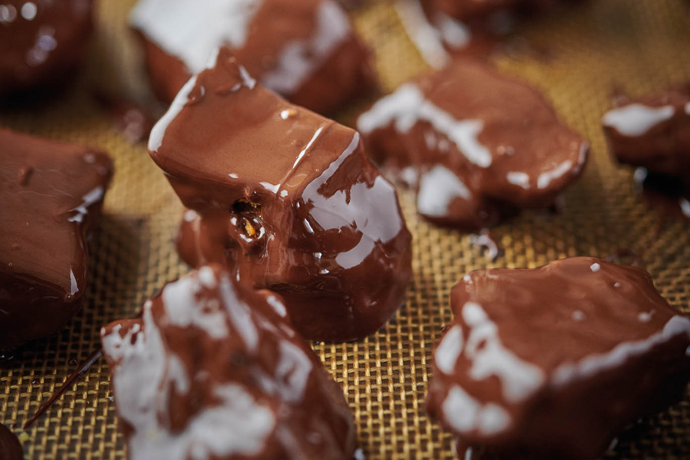 Dark chocolate honeycomb bites