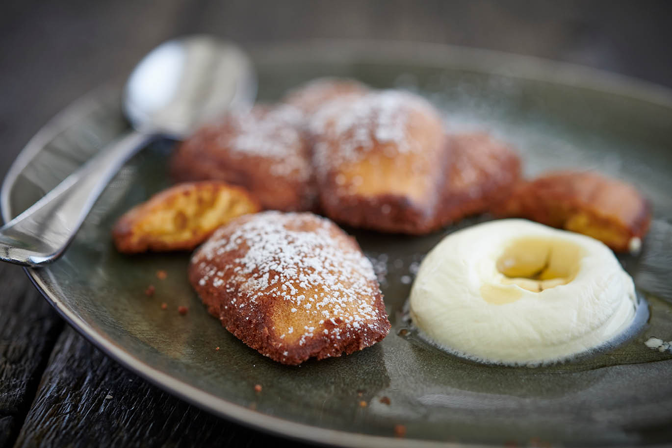 Honey madeleines